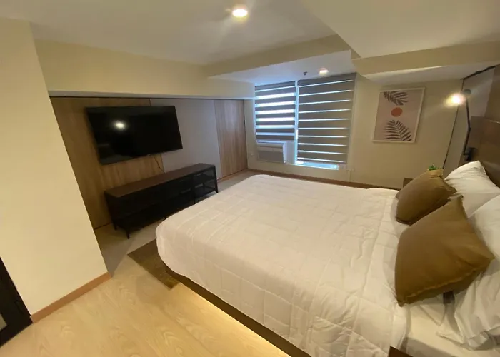 Penthouse Bi-level Interior Design Unit 3424 *